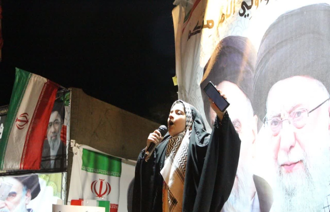 جلوه همدلی و اتحاد در مسجد آشتیانی‌ها با حضور پررنگ خانواده‌ها و نوجوانان
