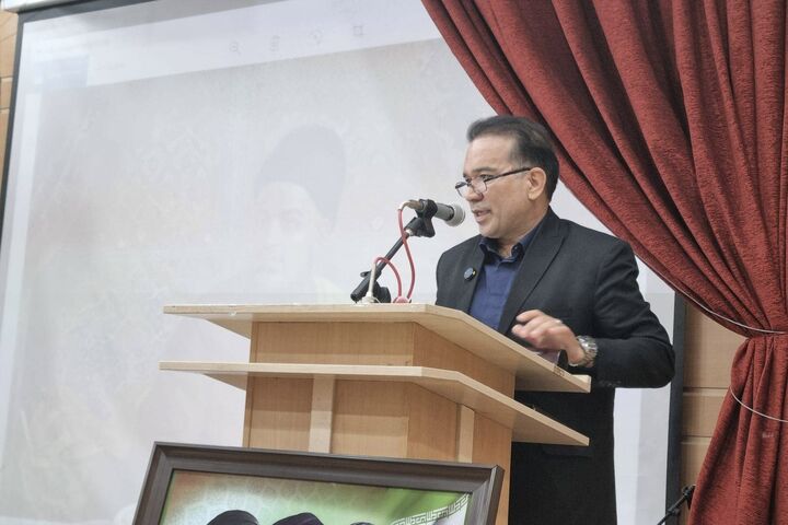 اشعار مختومقلی سرشار از حکمت و وحدت است