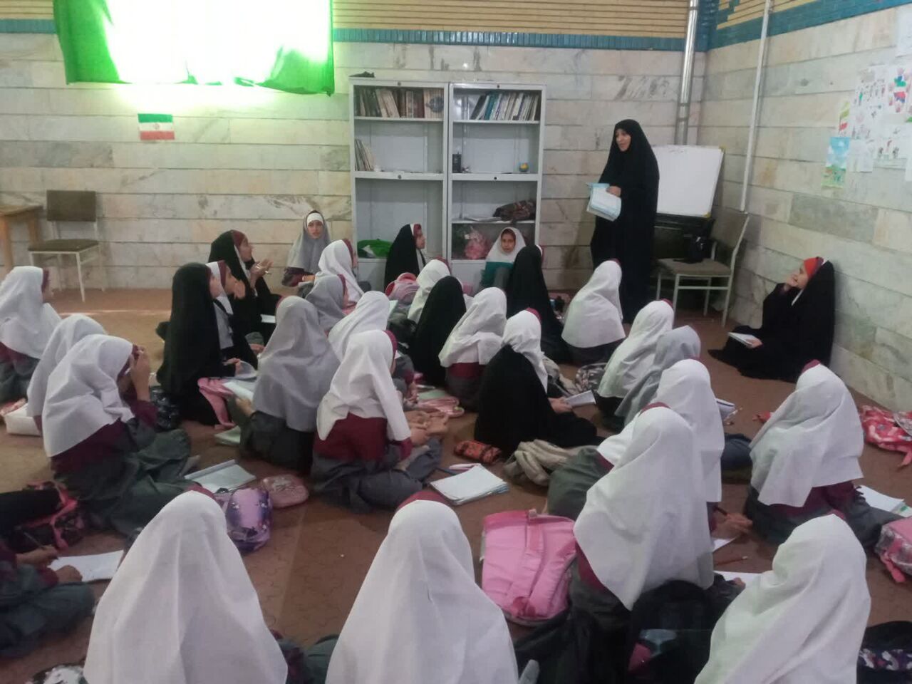 مجاهدان عرصه تعلیم با برپایی کلاسهای جهادی در مساجد، سنگر علم و ایمان را استوار نگه داشتند