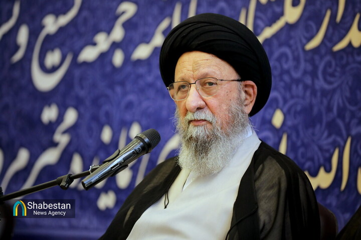 وحدت و تاب‌آوری کلید عبور ایران از فشارها و تهدیدها/ ائمه جمعه در خط مقدم امیدآفرینی قرار دارند