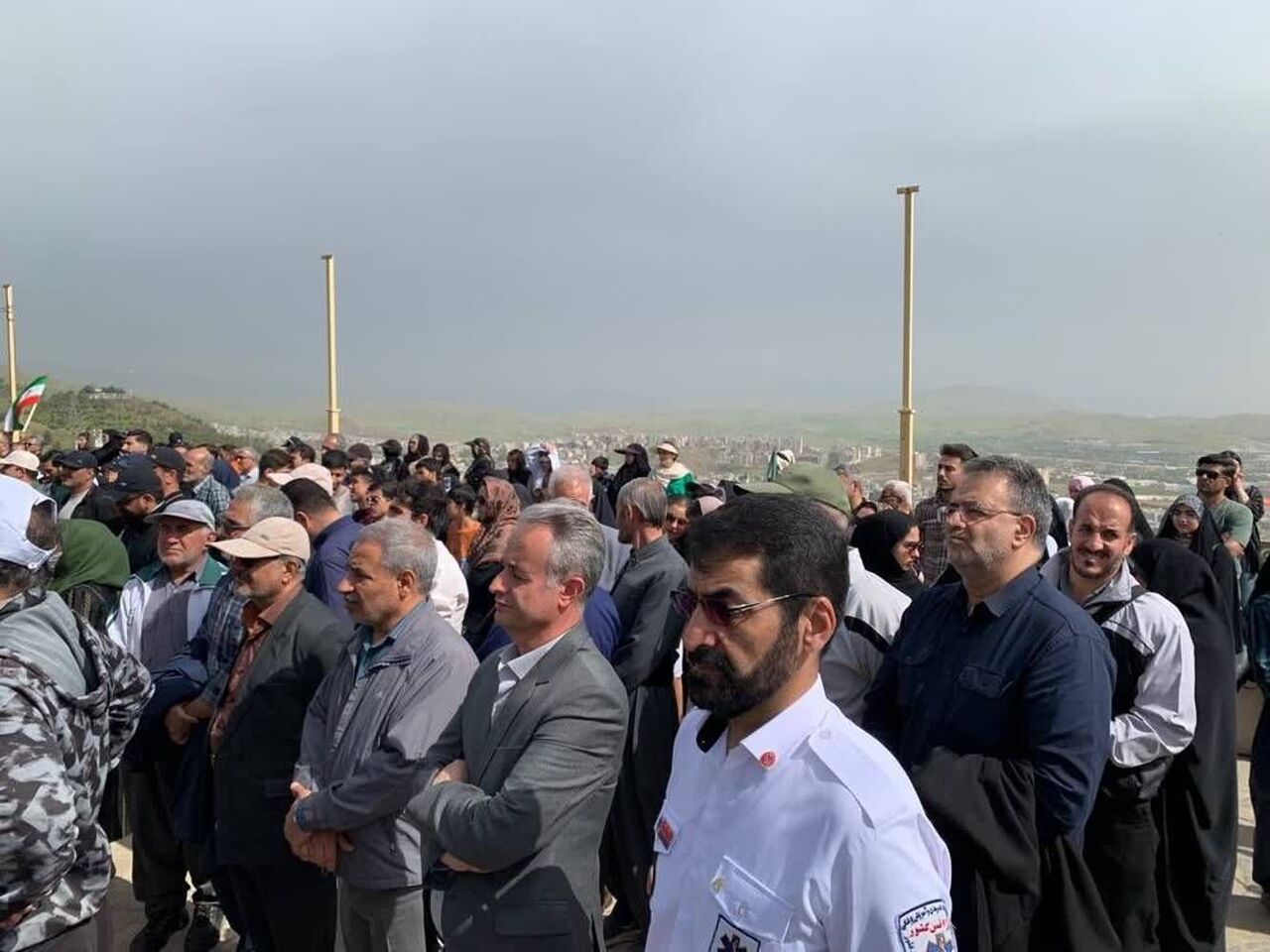 آبیدر میزبان گامهای همدلی؛ سنندج در سالروز سفر تاریخی رهبر شهید، صحنه وحدت و نشاط خانوادگی شد