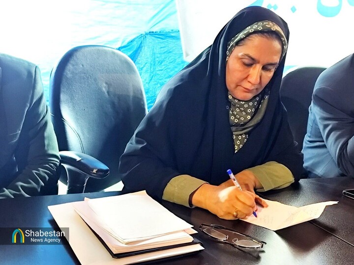 حضور میدانی فرماندار جیرفت در قلب تجمع مردمی/ وقتی «میز خدمت» جای دفتر تشریفاتی را می‌گیرد