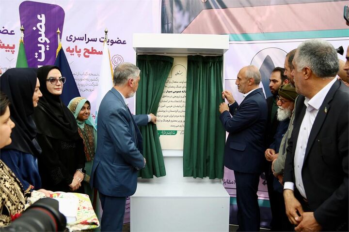 بهره برداری از ۱۰ دستگاه کتابخانه عمومی سیار با حضور وزیر فرهنگ و رئیس سازمان برنامه و بودجه