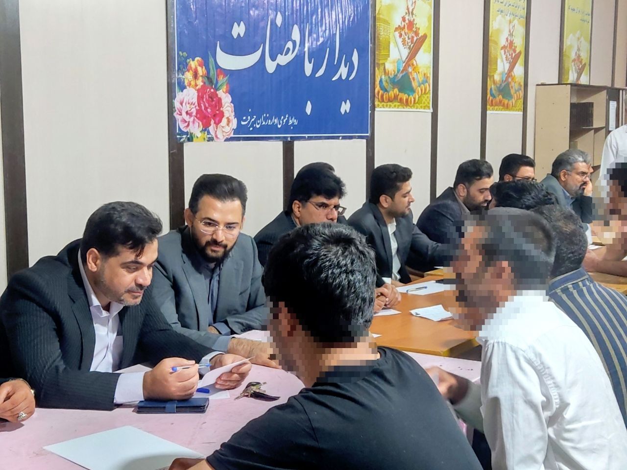 برکت نشست بیواسطه قضات با مددجویان جیرفتی/ آزادی ۲۳ زندانی در یک روز