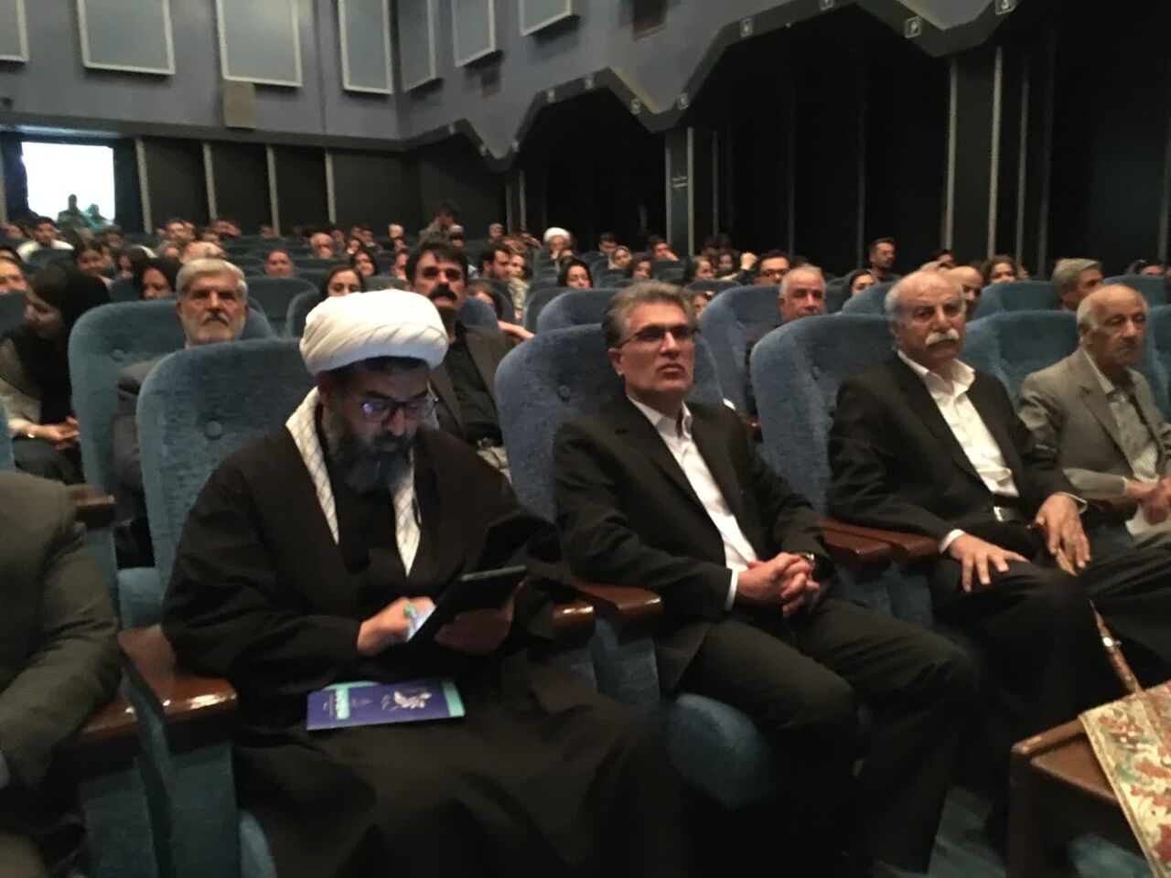 شاهنامه از مهمترین ارکان پاسداشت هویت ملی است