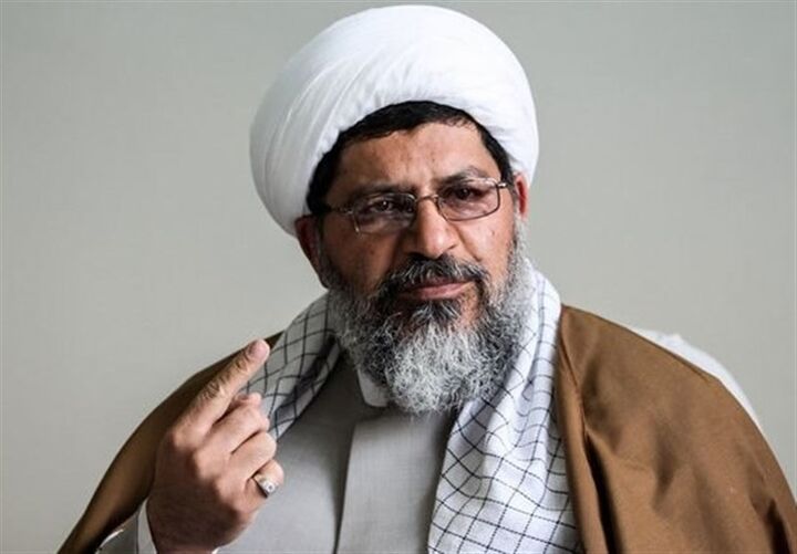 ملت ایران تا تحقق کامل آرمان‌های انقلاب در میدان خواهد ماند
