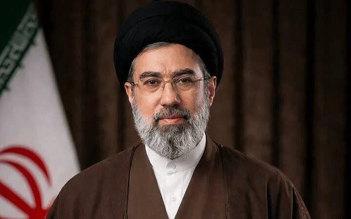 زبان فارسی چراغ راه اقتدار تمدن اسلامی ایرانی است/ مفاهیم قرآنی شاهنامه اقوام ایرانی را مقابل دشمن همدل و همراه می‌کند