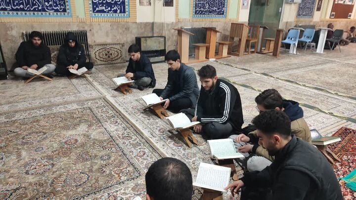 حضور جوانان مسجدی چهارمین شهید محراب در محفل انس با قرآن