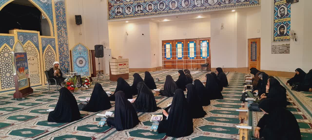 برگزاری کرسی هفتگی تلاوت و تفسیر قرآن کریم در سرپلذهاب