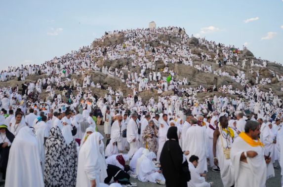 پله پله تا ملاقات خدا/ با حجاج بیت الله الحرام از طواف قدوم تا طواف وداع