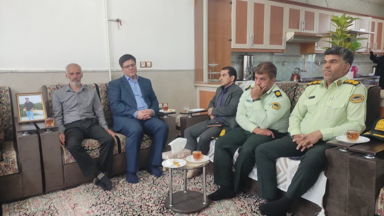 اول خانواده شهدا| تجلیل مسجدی‌ها از مقام قهرمان رابُریِ ناو شهید صیادشیرازی در جنگ رمضان