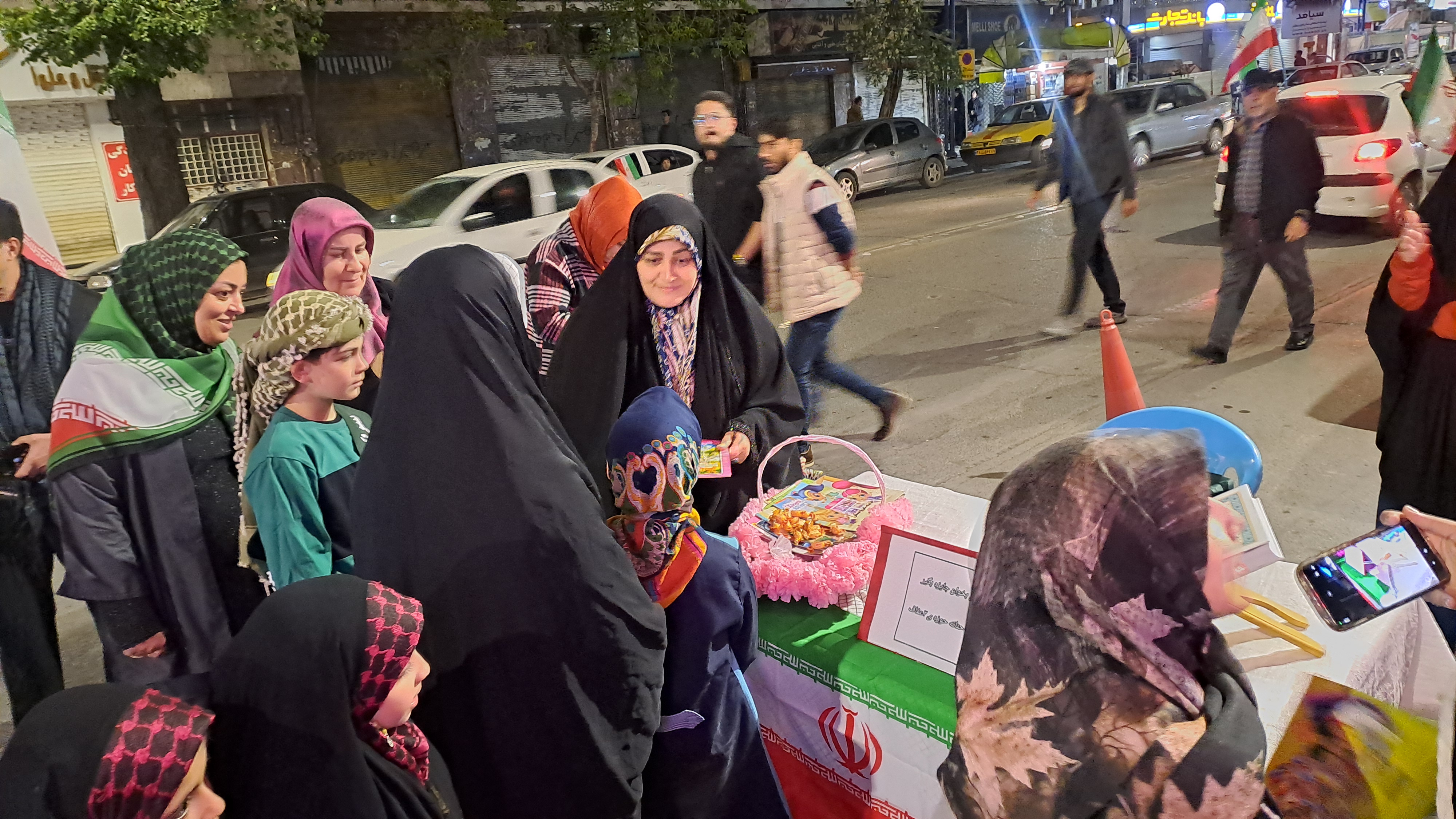 قرآن بخوان، جایزه بگیر؛ میزی برای تربیت نسلِ وفادار