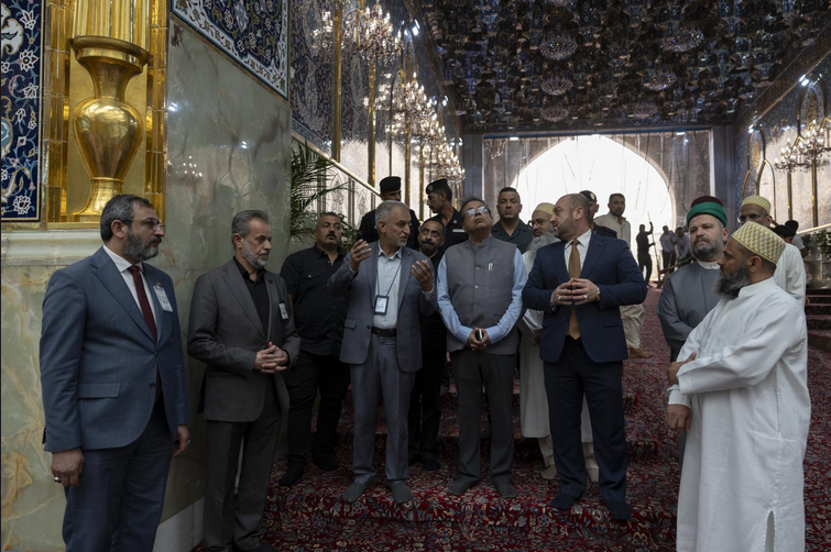 تشرف سفیر هند به آستان مقدس حضرت عباس(ع)+ عکس