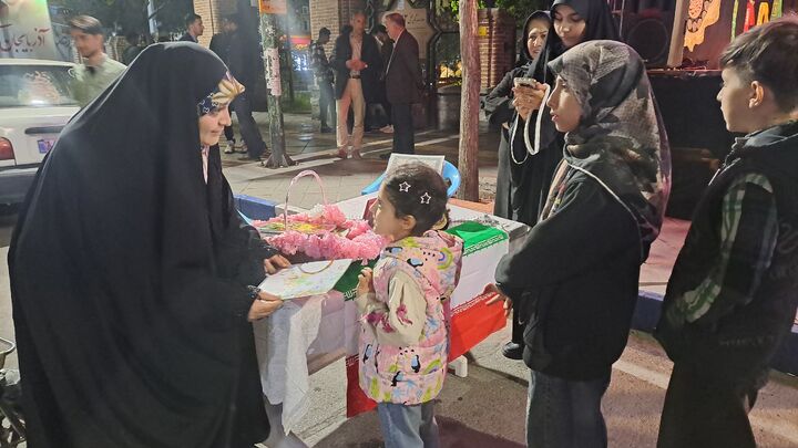 قرآن بخوان، جایزه بگیر؛ میزی برای تربیت نسلِ وفادار