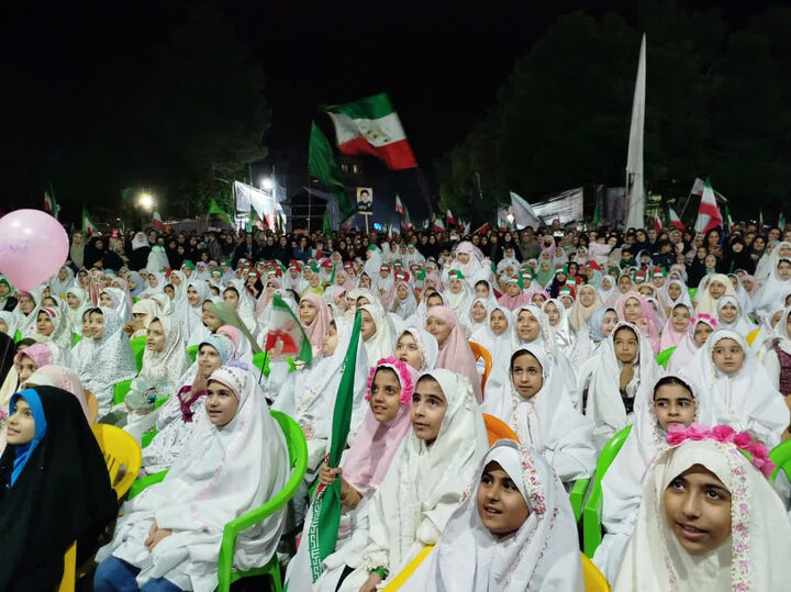 جشن تکلیف دانش‌آموزان بروجرد در موج ۸۰