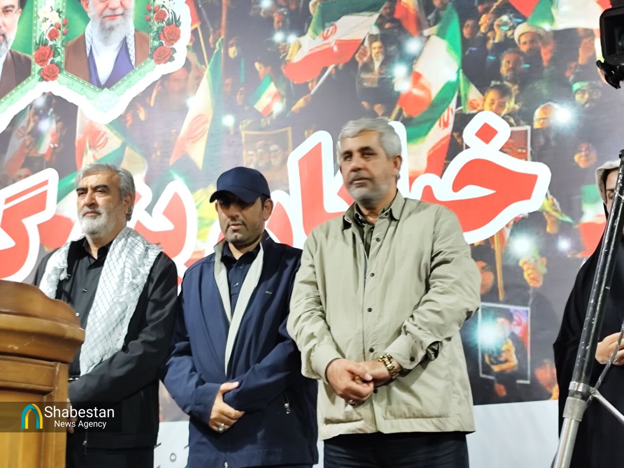 ورزشکار جیرفتی مدال طلای خود را تقدیم رهبری کرد