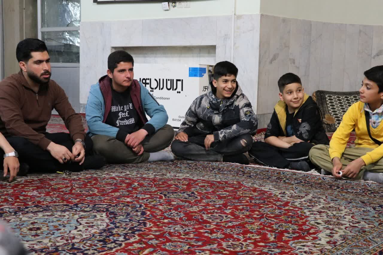 توانمندسازی خادمان نوجوان هیئت یاوران مهدی(عج) در نشستی تبیینی در مسجد صاحب‌الزمان خنداب