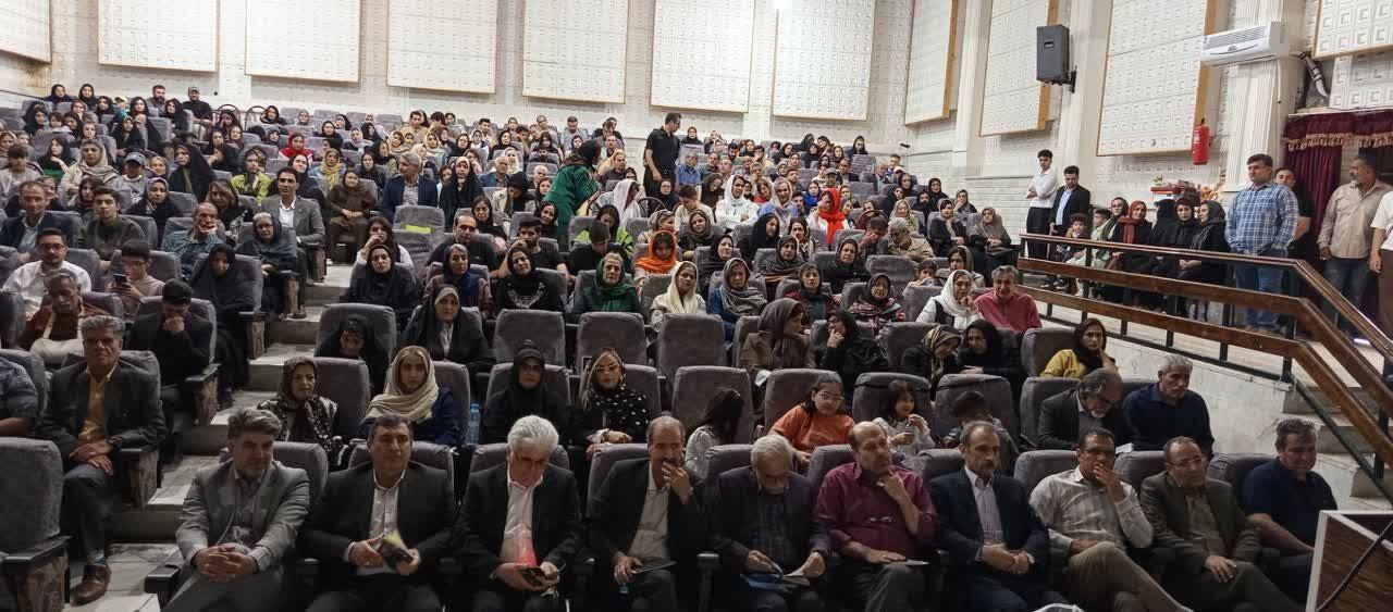 آیین رونمایی کتاب «کودتای بابونهها»