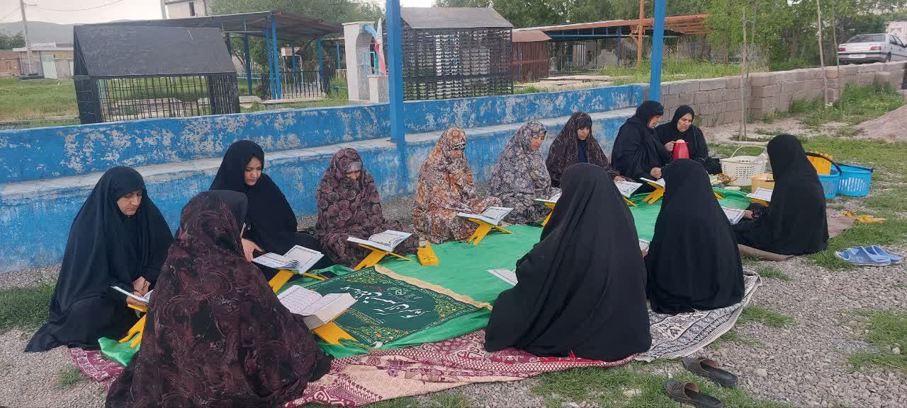 مراسم جزء‌خوانی قرآن کریم در مزار شهید شهید رمضان حسنوند