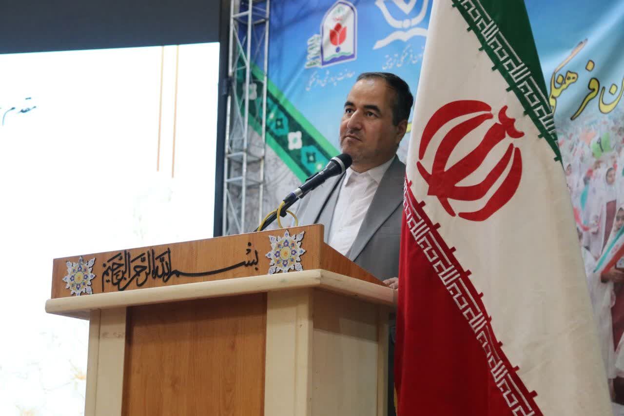 تجلیل از نخبگان قرآنی و فرهنگی دانش‌آموزان پسر اراک در کانون امام علی(ع)