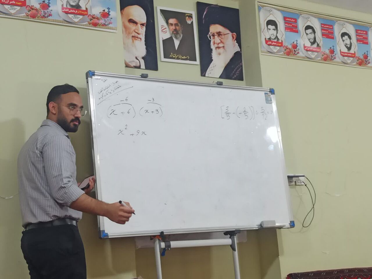 علم آموزی در سایه‌ی مقاومت؛ چراغ دانایی در مسجد موسی بن جعفر (ع) روشن تر از همیشه می درخشد
