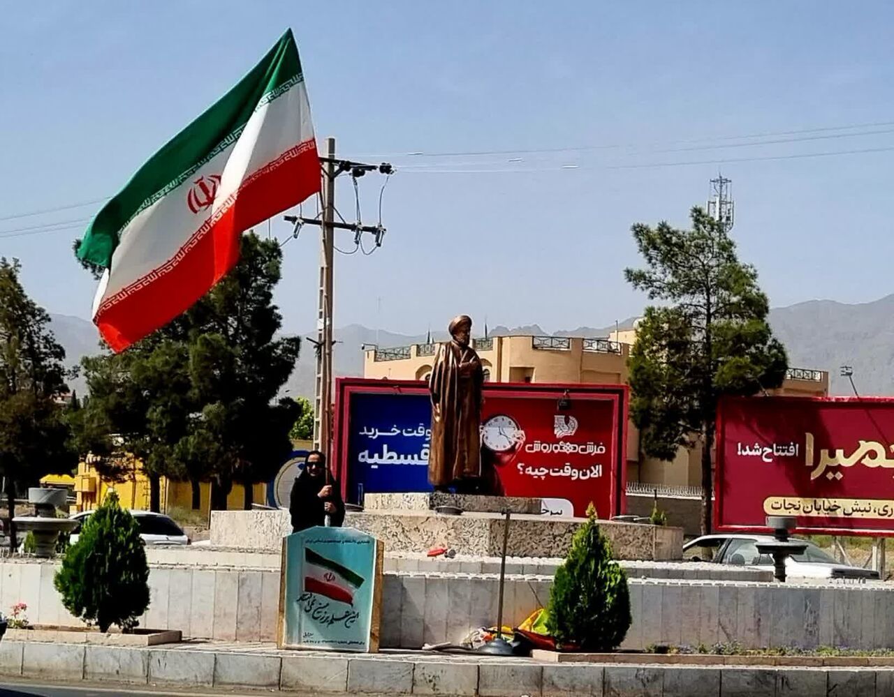علمداری در قلب کویر؛ روایتی از حماسه ۳۰۰ نفره برای برافراشتگی پرچم ایران