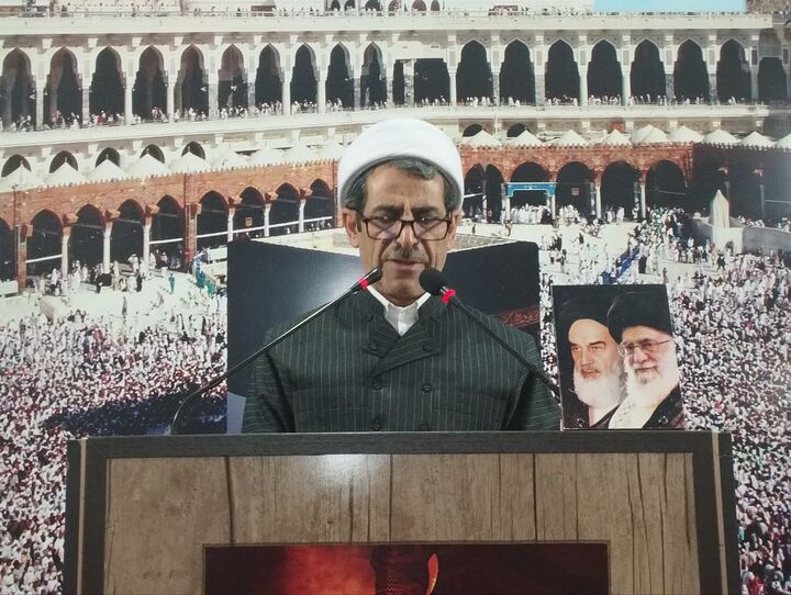 قربانی، نماد آمادگی برای جان‌فشانی در دفاع از دین است