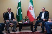 دیدار و گفتگوی فرمانده ارتش پاکستان با عراقچی در تهران