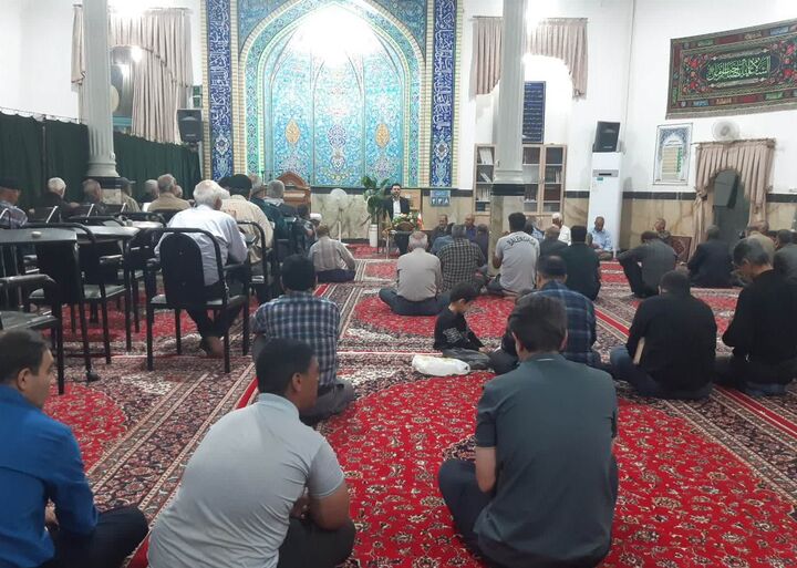 مسجد حضرت اباالفضل(ع) دهنو آران و بیدگل، میزبان گفت‌وگوی صمیمی تأمین اجتماعی با بیمه‌شدگان و بازنشستگان