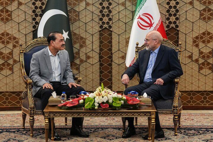 قالیباف: از حقوق ملت و کشورمان عدول نمی کنیم/ عاصم منیر: خوشحالم ایران توسط افراد هوشمند و با بینش بالا اداره می شود