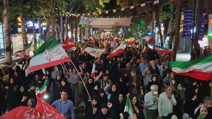 راهپیمایی مردم با اقتدار شهرستان بجنورد در میعادگاه ۸۴