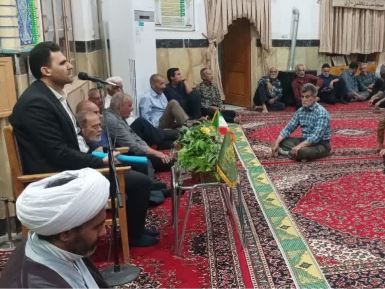 مسجد حضرت اباالفضل(ع) دهنو آران و بیدگل، میزبان گفتوگوی صمیمی تأمین اجتماعی با بیمهشدگان و بازنشستگان
