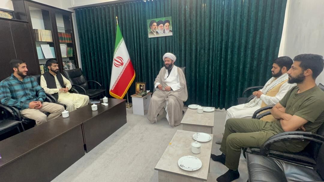 ملت ایران در مقابل دو ابرقدرت اتمی ایستاد و شکستشان داد / پاکستان کنار شماست