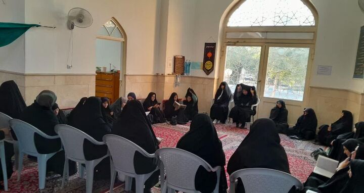 «شنبه‌های آسمانی» در نوش‌آباد؛ تداوم ۱۸ سال عطر تفسیر قرآن در «مؤسسه موعود»