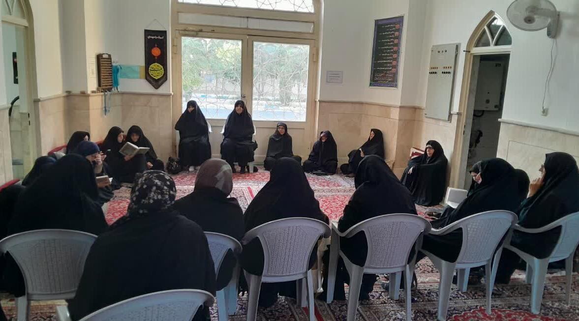 «شنبه‌های آسمانی» در نوش‌آباد؛ تداوم ۱۸ سال عطر تفسیر قرآن در «مؤسسه موعود»