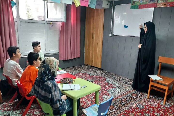 کلاس‌های درسی که در دل مساجد برپا می‌شود