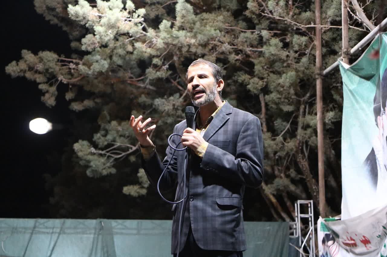 طنین فرهنگ و هنر حماسی در سراسر استان مرکزی / جهادگران فرهنگی «شهید پاکپور» به خط شدند