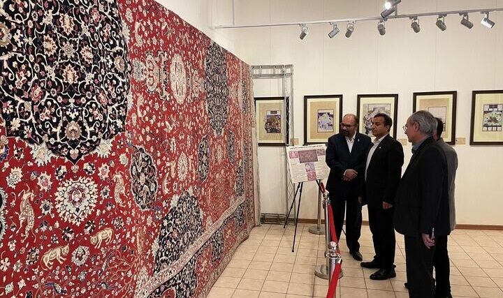 رونمایی از ۲ فرش بازبافی شده دوران صفوی در تبریز