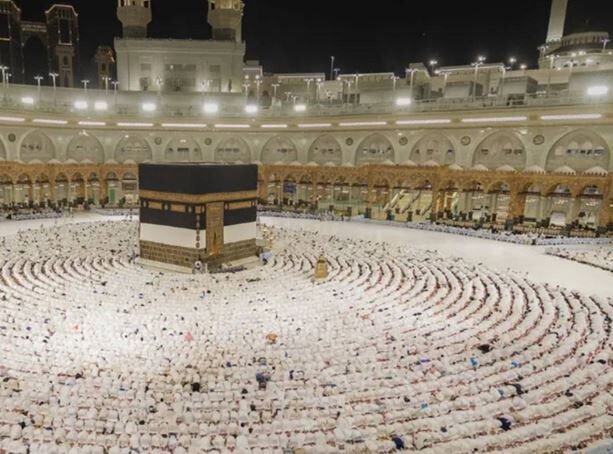 طواف افاضه حجاج در مسجد الحرام