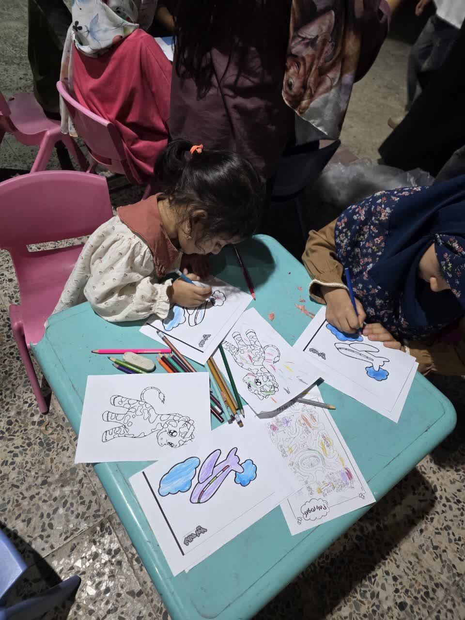 طواف نمادین تا مشق عشق به وطن؛ کودکان شیرازی در موکب مسجد امتیاز نو خوش درخشیدند