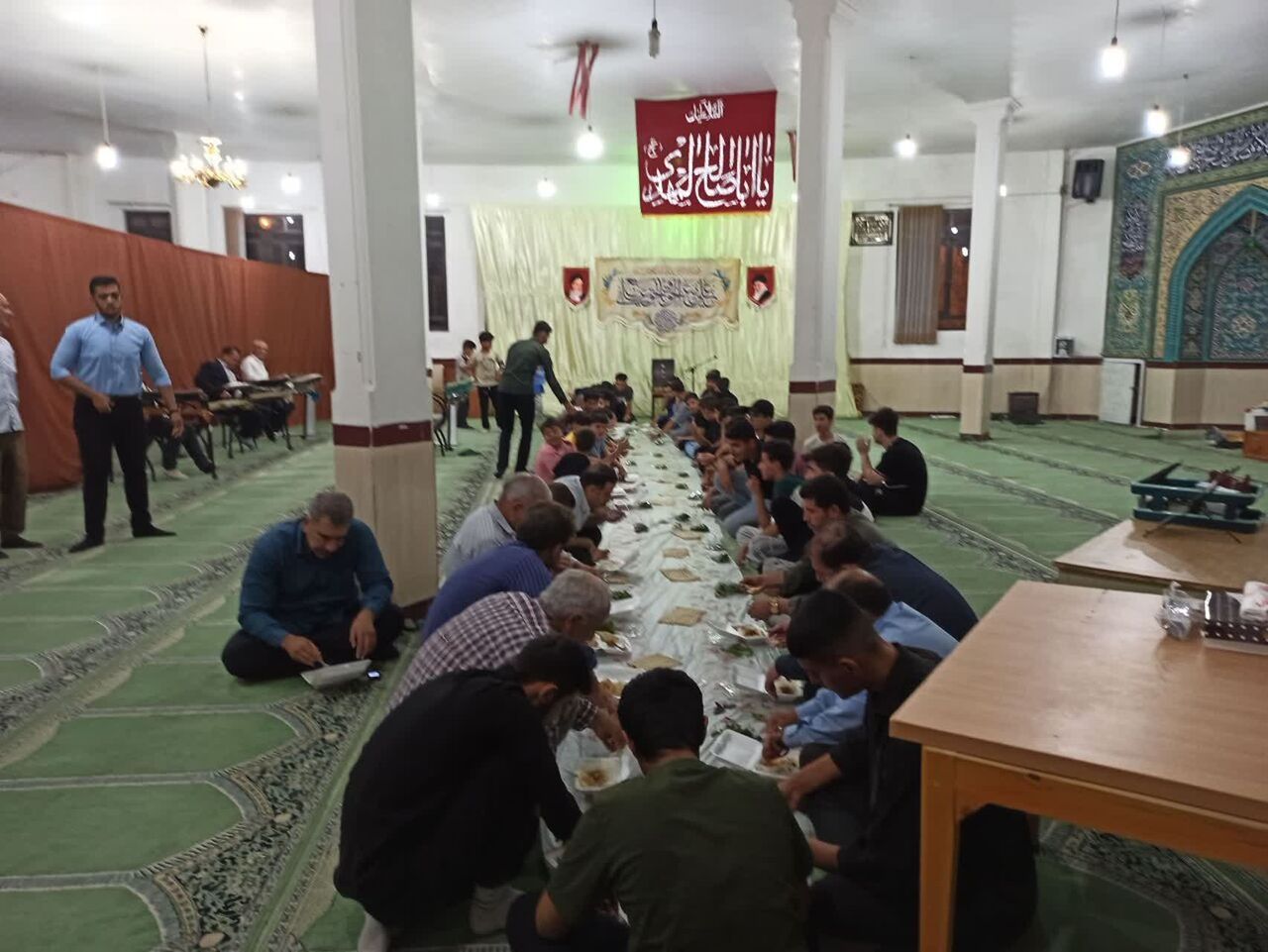 مسجدی که برای همه نسلها برنامه دارد