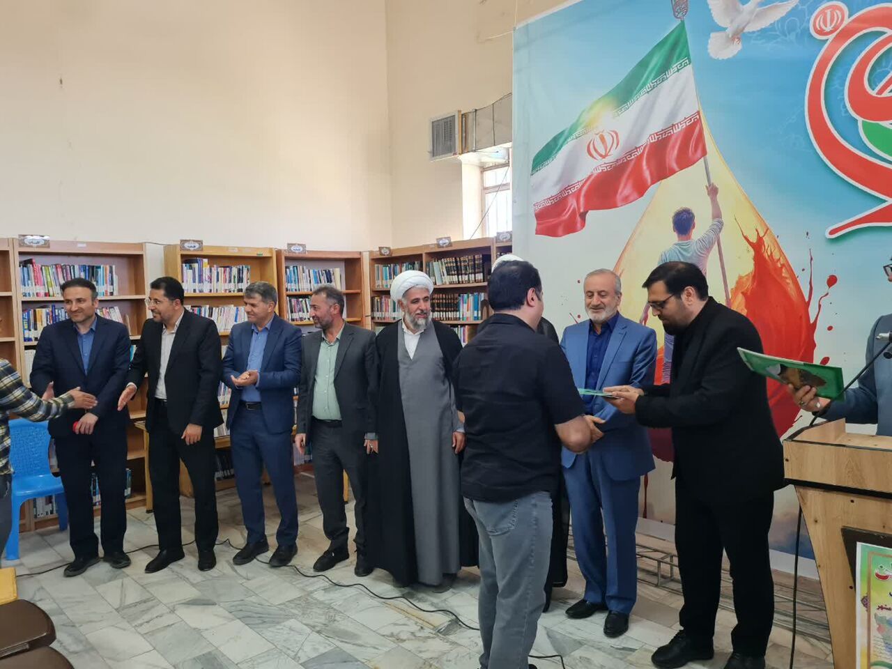 محفل شعر «برای وطن» در دلبران برگزار شد
