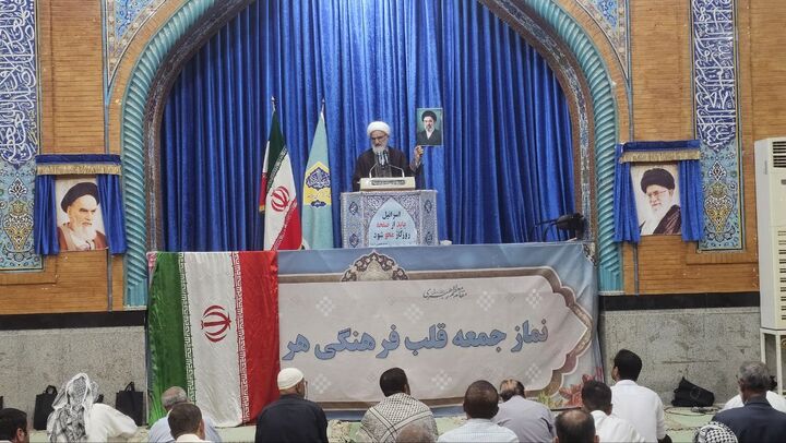 امام جمعه آبادان: تنگه هرمز اهرم فشاری بر گلوی دشمن است