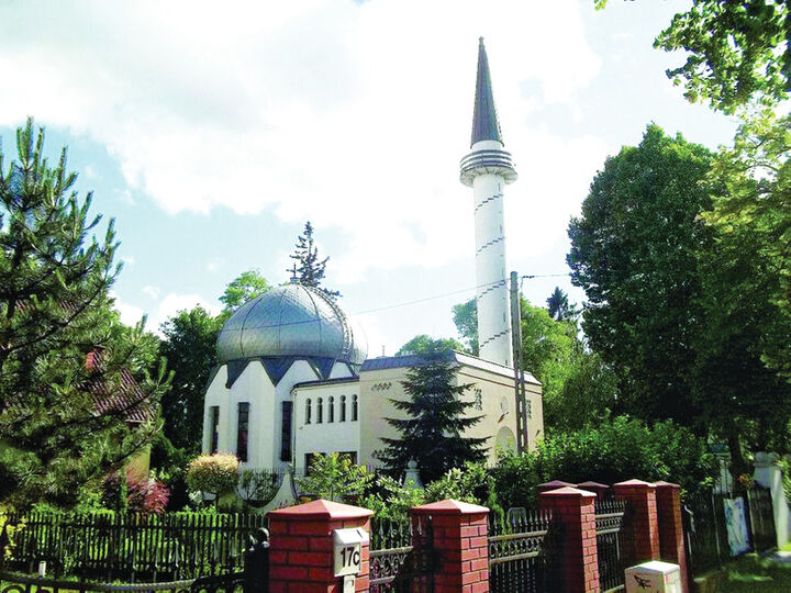 برپایی جشن عید قربان مسلمان در مساجد تاریخی ۶۰۰ ساله لهستان