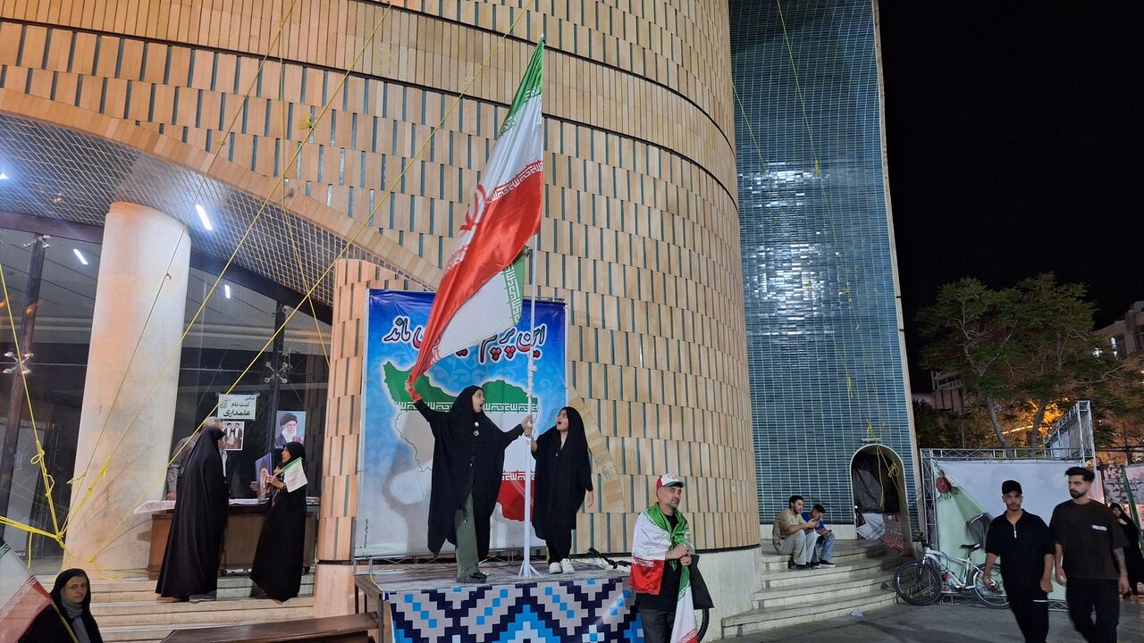 اقتدار امروز ایران مرهون پشتیبانی مردمی و ایمان رزمندگان است