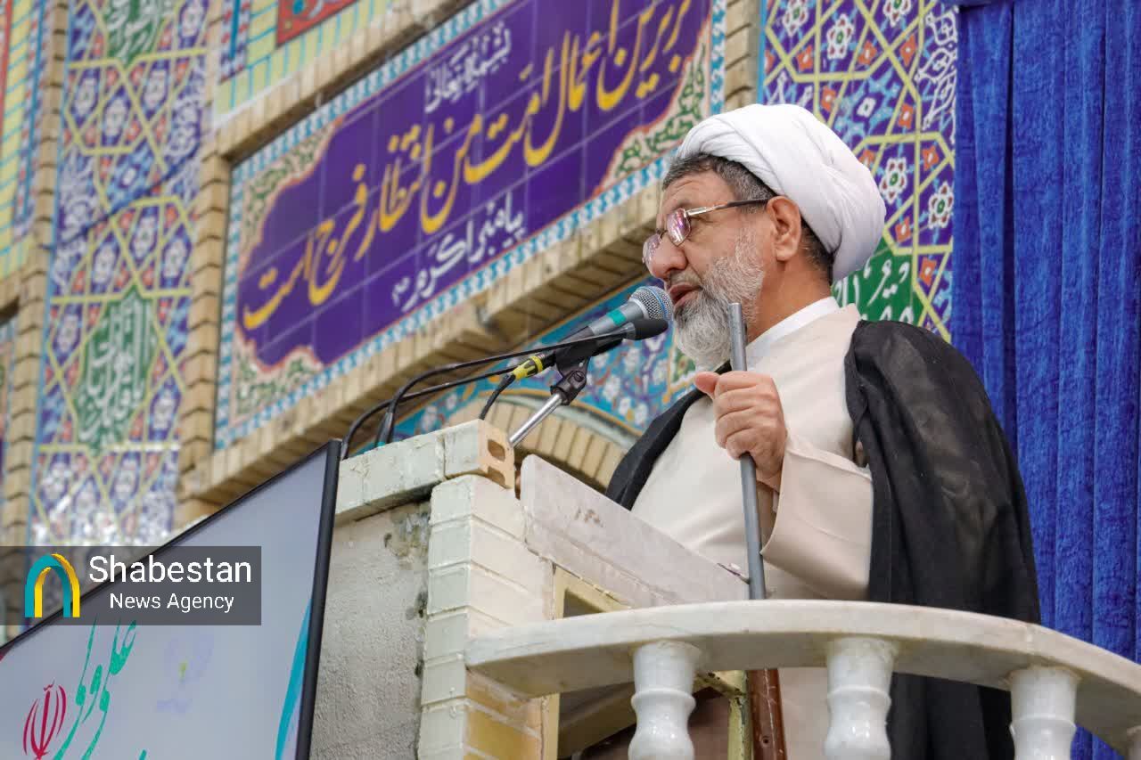 انقلابی و رزمنده خیابان باید تحت امر رهبری باشد