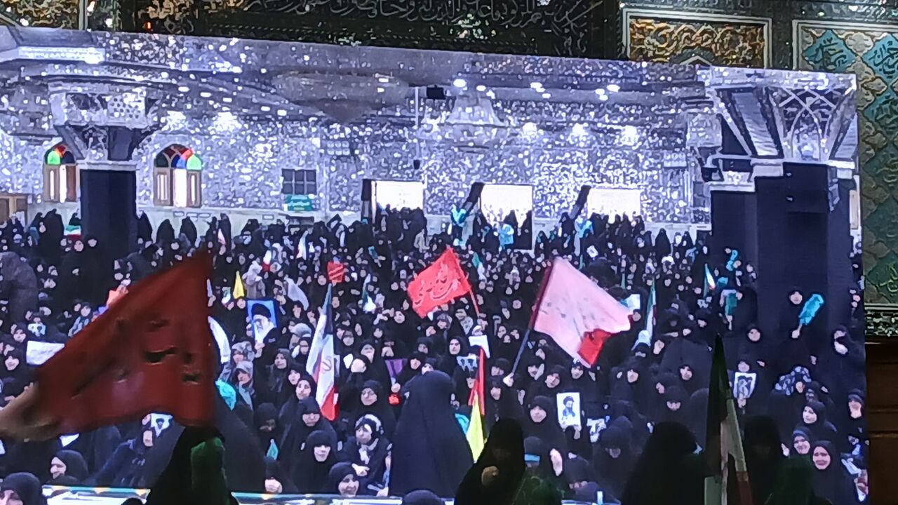 فرماندهان شیعه، همواره خود در وسط میدان و معرکه خطر بوده‌اند/ خون رهبر شهید با هیچ انتقامی جبران نمی‌شود