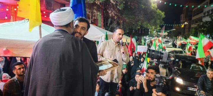 انگشتر میدان‌داری به دست مداح معروف زنجانی رسید/تقدیر سیدمجید از حاج مهدی