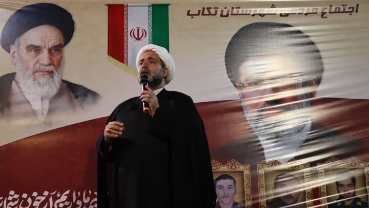 مردم ایران با حضور حماسی خود در خیابان‌ها، سرهای خود را به خدا عاریه دادند