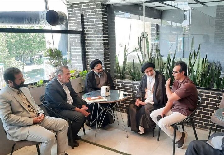 مدیریت تجمعات مردمی باید با کمترین آسیب به کسب‌ و کارها همراه باشد